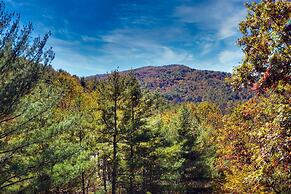 Fire Pit, Grill, & Views: Cashiers Getaway!