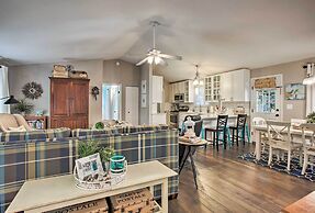 The Lake House in Rathdrum w/ Beach & Fire Pit