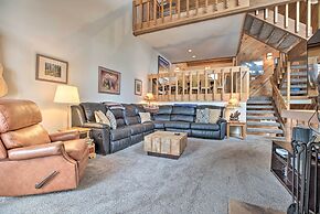 The Mammoth Lodge by Hiking, Lakes, Skiing & More!