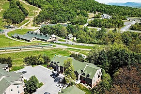 Slopeside Serenity' Whitetail Condo: Walk to Lift