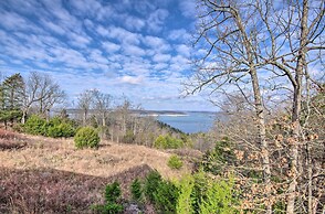 Large Cabin w/ Deck Overlooking Norfork Lake!