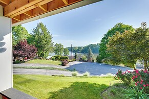 Lakefront Kingsport Home w/ Private Hot Tub!