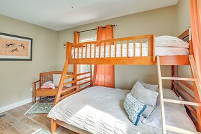 Hot Tub + Balcony: Rainbow Retreat Near Wineries!