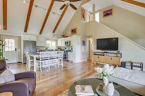 Hot Tub + Balcony: Rainbow Retreat Near Wineries!