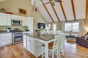 Hot Tub + Balcony: Rainbow Retreat Near Wineries!