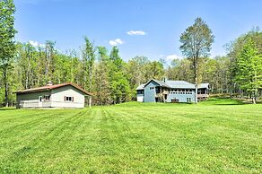 Hot Tub & Dogs Welcome: Secluded Oakland Gem