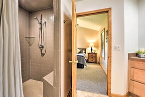 Hot Tub & Dogs Welcome: Secluded Oakland Gem