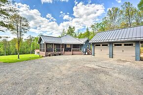 Hot Tub & Dogs Welcome: Secluded Oakland Gem