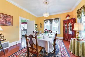 Elegant + Spacious Retreat ~ 18 Mi to Lake Norman!