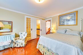 Elegant + Spacious Retreat ~ 18 Mi to Lake Norman!