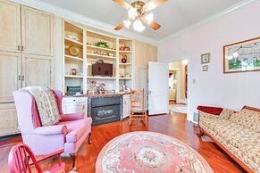 Elegant + Spacious Retreat ~ 18 Mi to Lake Norman!