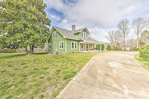 Elegant + Spacious Retreat ~ 18 Mi to Lake Norman!