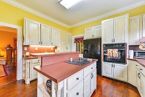 Elegant + Spacious Retreat ~ 18 Mi to Lake Norman!