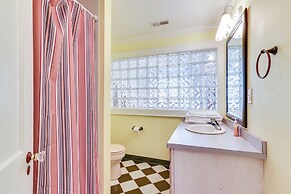 Elegant + Spacious Retreat ~ 18 Mi to Lake Norman!