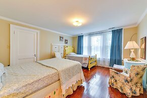 Elegant + Spacious Retreat ~ 18 Mi to Lake Norman!