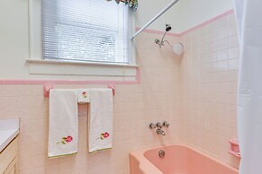 Elegant + Spacious Retreat ~ 18 Mi to Lake Norman!