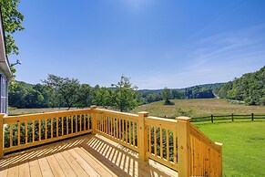 Serene Home: 2 Decks, 3 Mi to Blue Ridge Pkwy