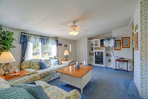 Serene Home: 2 Decks, 3 Mi to Blue Ridge Pkwy