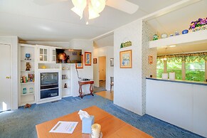 Serene Home: 2 Decks, 3 Mi to Blue Ridge Pkwy