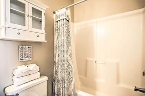 Barefoot Resort Condo w/ Pool, Tennis Court Access