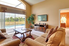 5 Mi to Disney: Lake-view Villa in Emerald Island!