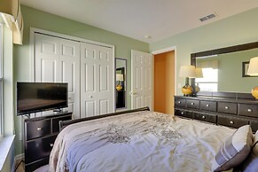 5 Mi to Disney: Lake-view Villa in Emerald Island!