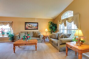 5 Mi to Disney: Lake-view Villa in Emerald Island!