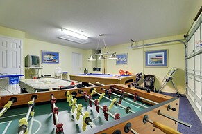 5 Mi to Disney: Lake-view Villa in Emerald Island!