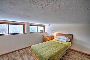 Bohemian Home w/ Screened Porch, 3 Mi to Lake!