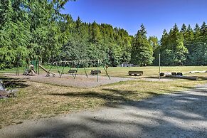 Mysty Mountain Cabin on River: Near Stevens Pass!