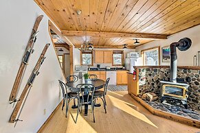 Mysty Mountain Cabin on River: Near Stevens Pass!