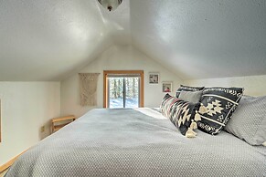 Mysty Mountain Cabin on River: Near Stevens Pass!