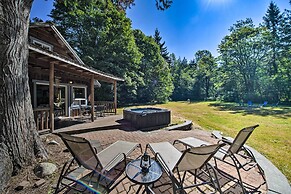 Mysty Mountain Cabin on River: Near Stevens Pass!