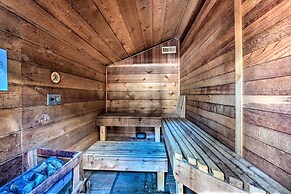 Mysty Mountain Cabin on River: Near Stevens Pass!