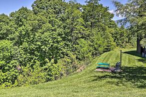 Condo w/ Pool & Grill Access ~ 4 Mi to Gatlinburg!