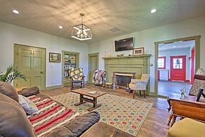 Renovated KY Farmhouse Retreat w/ Pasture Views!