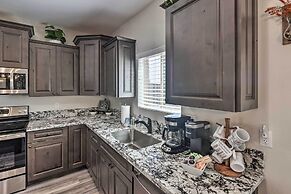 Arizona Home: 3 Mi to CO River, Snowbirds Welcome