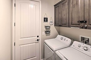 Arizona Home: 3 Mi to CO River, Snowbirds Welcome