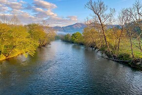 Mtn Views, Yard, & Fire Pit: Multi-level Cabin