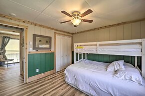 1 Mi to Skiing: Beech Mountain Condo w/ Fireplace!