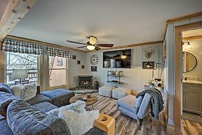 1 Mi to Skiing: Beech Mountain Condo w/ Fireplace!