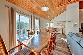 Bright Southern Shores Family Home < 1 Mi to Beach