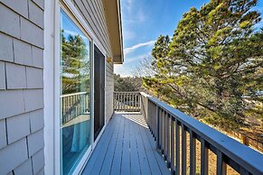 Bright Southern Shores Family Home < 1 Mi to Beach