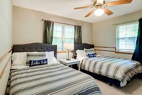 Spacious Home on Beaver Lake w/ Deck & Fire Pit!