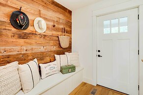 Spacious Home on Beaver Lake w/ Deck & Fire Pit!
