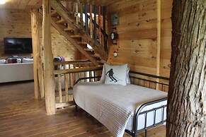 Rangeley Retreat Cabin-style Home: Lake Access