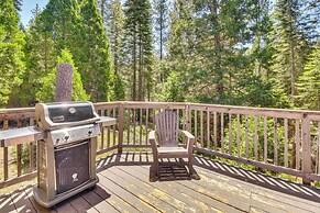Cozy Retreat w/ Deck ~ 2 Mi to Pinecrest Lake!