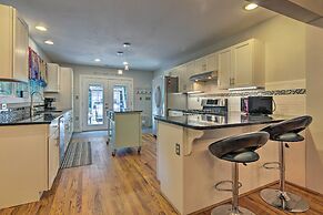 Blue Ridge Mountains Cottage w/ Pergola & Fire Pit