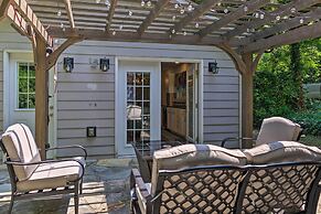 Blue Ridge Mountains Cottage w/ Pergola & Fire Pit