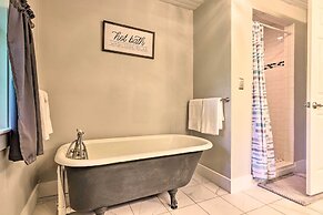 Blue Ridge Mountains Cottage w/ Pergola & Fire Pit